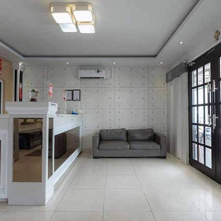 Hotel Reddoorz At Nagoya Indah Batam Exterior foto