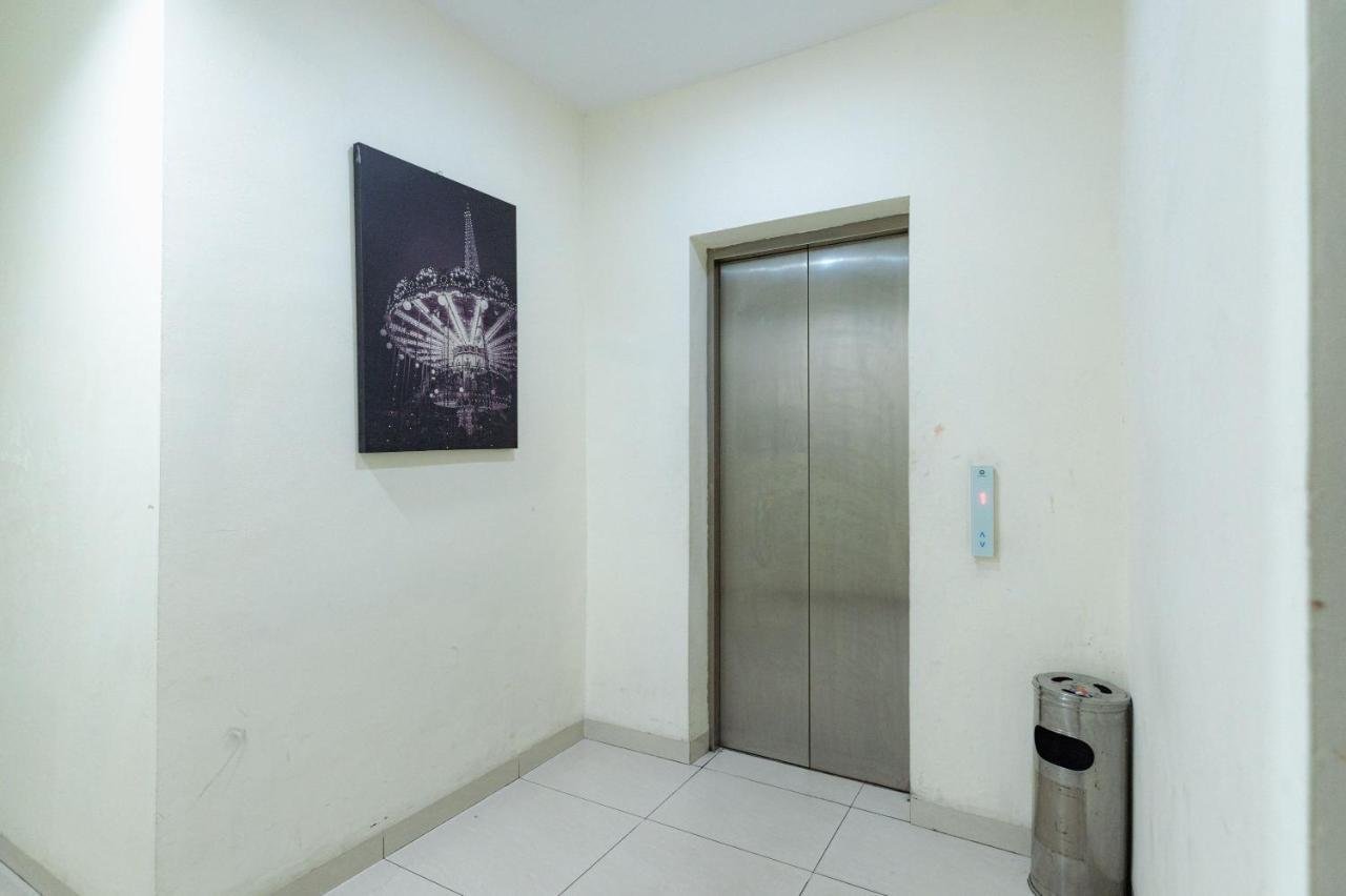 Hotel Reddoorz At Nagoya Indah Batam Exterior foto