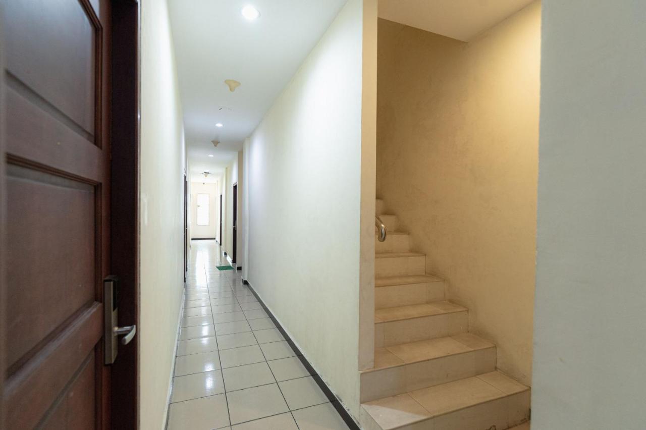 Hotel Reddoorz At Nagoya Indah Batam Exterior foto