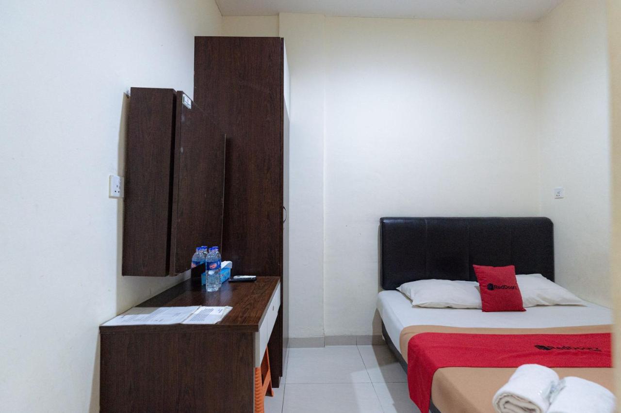 Hotel Reddoorz At Nagoya Indah Batam Exterior foto